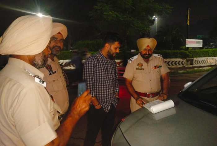 As per the directions of SSP of Mohali, checkpoints were set up at many places in the city today to check the crimes happening in Mohali city.